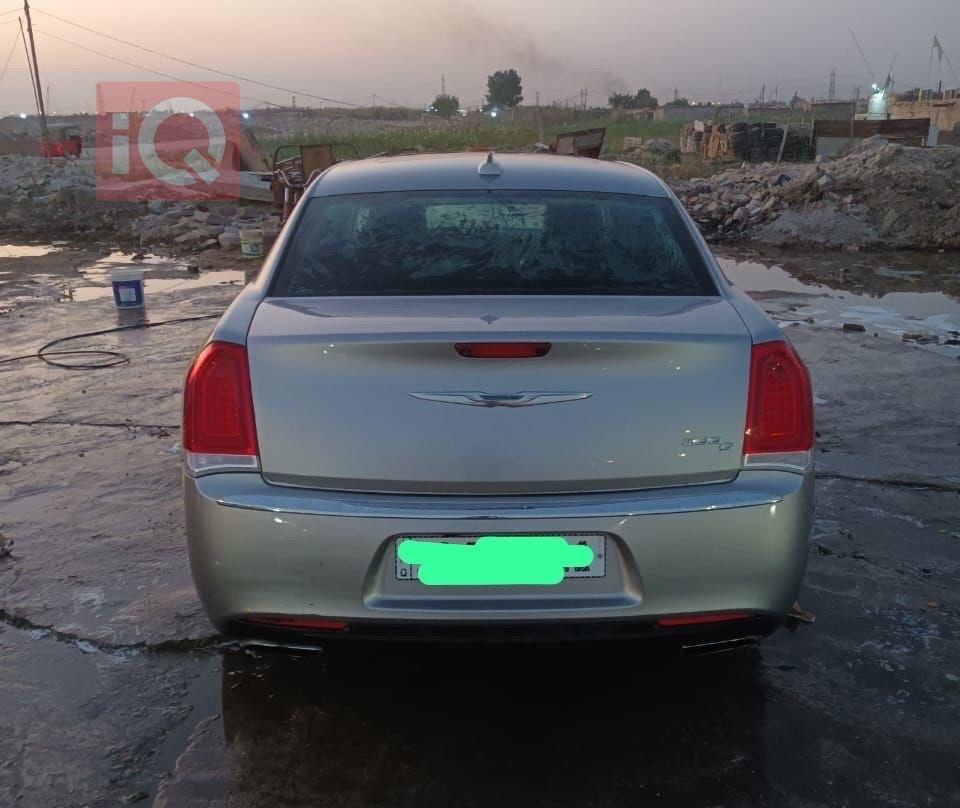 کرایسلەر 300